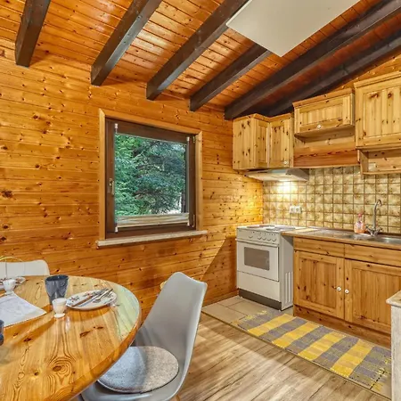 2 Bedroom Cozy In Casa de Férias Merzalben