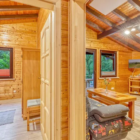 2 Bedroom Cozy In * Merzalben