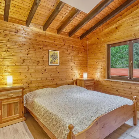 2 Bedroom Cozy In Casa de Férias